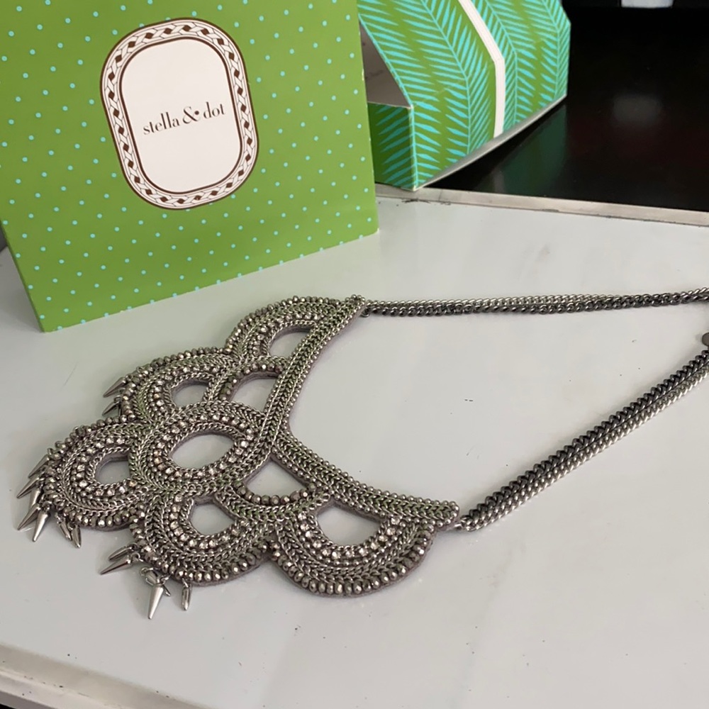Stella and Dot Devina silver necklace